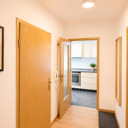 Zentral Gelegenes, Komplett Ausgestattetes Fuer 5 Personen Apartamento